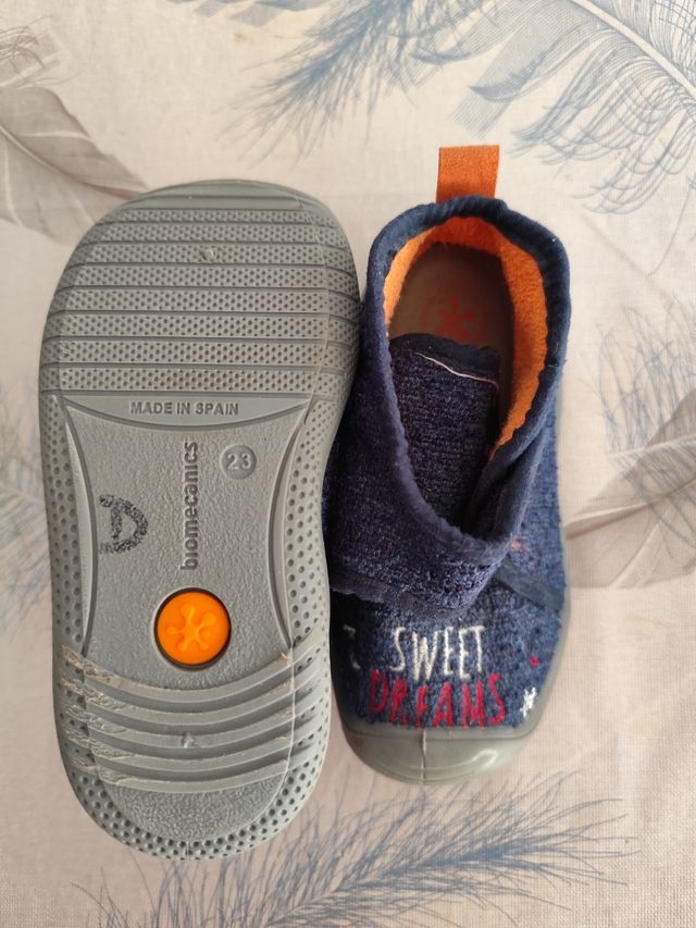 Zapatillas Biomecanics Talla 23