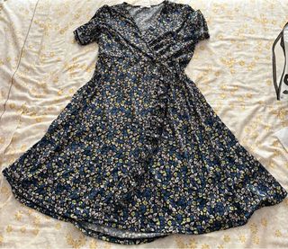 Vestido floral azul y multicolor
