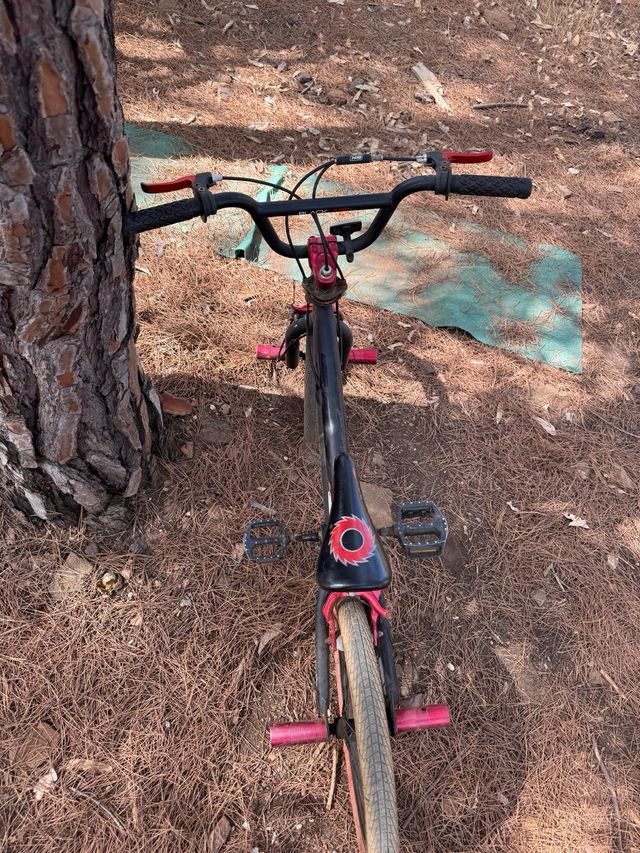 Bici Razor Black Label para niño de 18” 