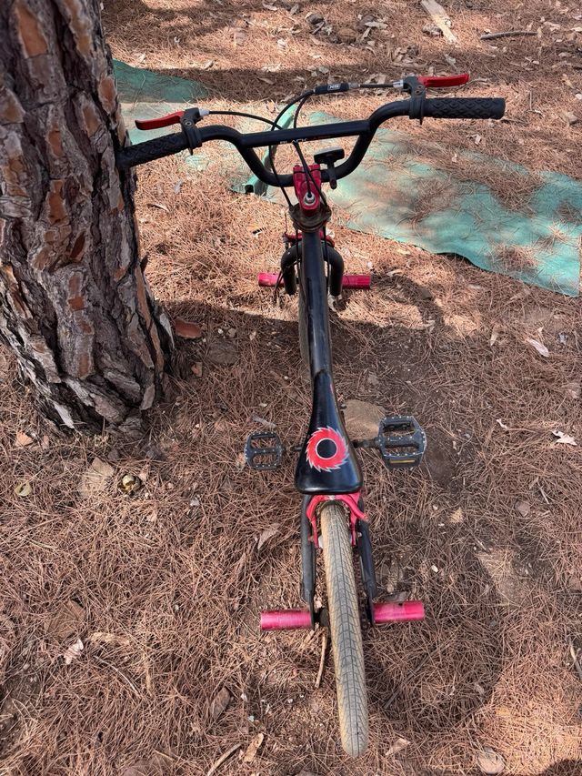 Bici Razor Black Label para niño de 18” 