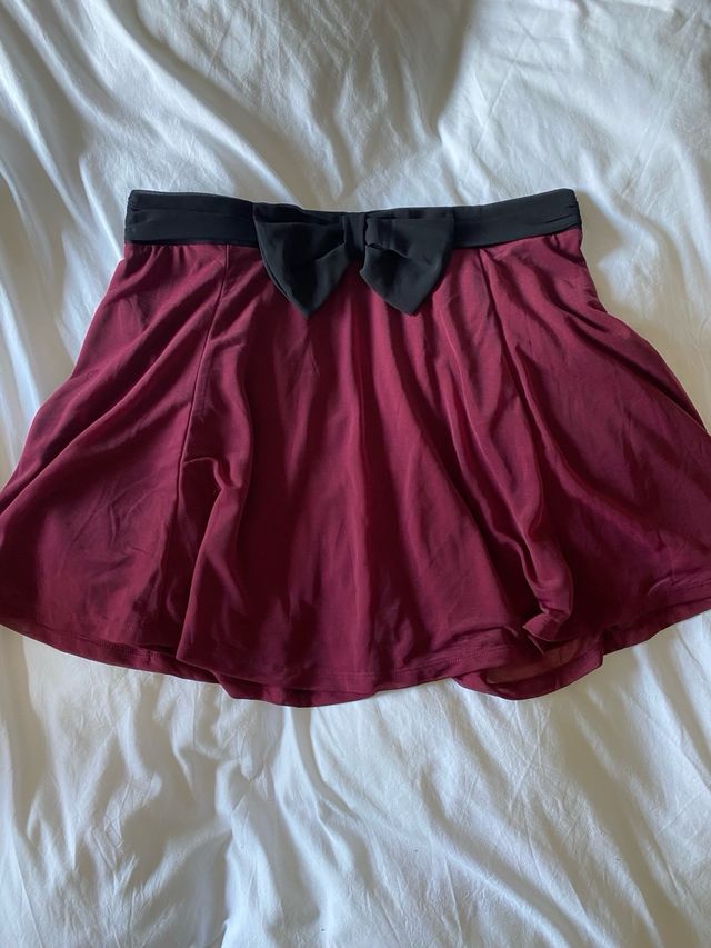 Falda H&M granate con lazo