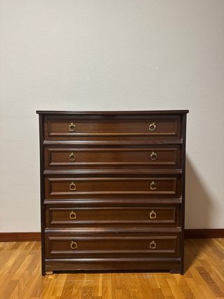 Cómoda de madera con 5 cajones