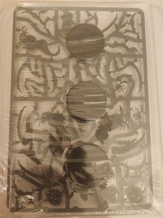 3 Miniature Tyranid in plastica Warhammer 40000