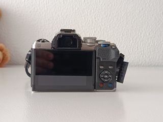 Cámara Olympus OM-D E-M10 Mark IV