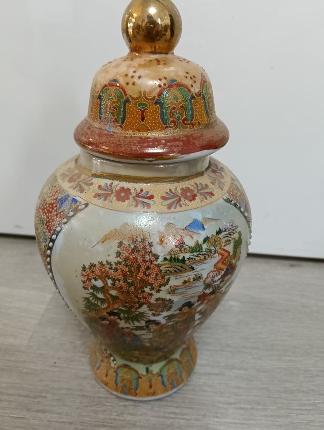 Jarrón chino de porcelana con sellado