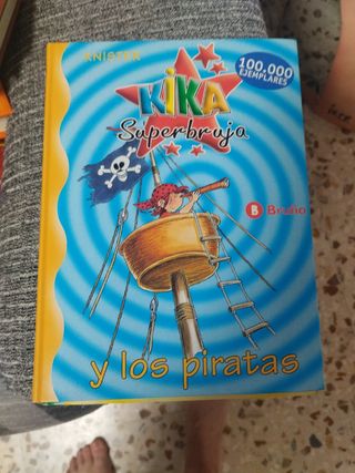 KIKA SUPERBRUJA EN CASTILLO DRACULA (10)