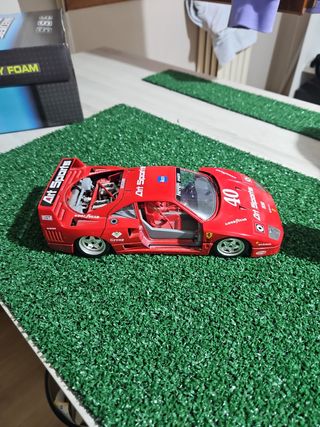 Ferrari f40 del año 1987 hecho en Italia