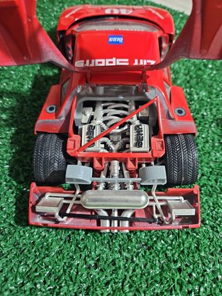 Ferrari f40 del año 1987 hecho en Italia