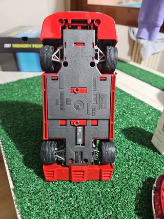 Ferrari f40 del año 1987 hecho en Italia