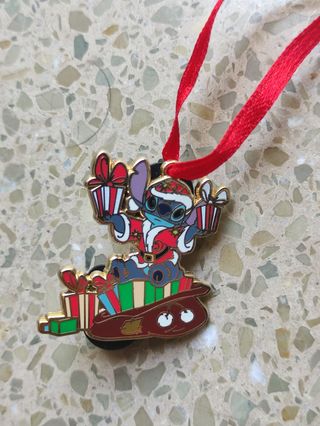Pin Stitch Navidad Disney