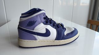 Nike Jordan niño morado y blanco