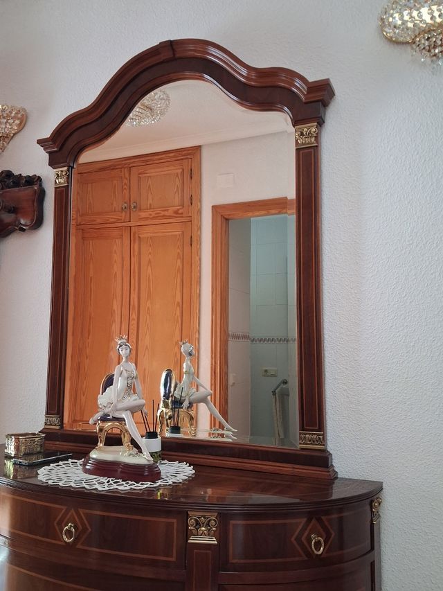 SOBERBIO MUEBLE DE RECIBIDOR