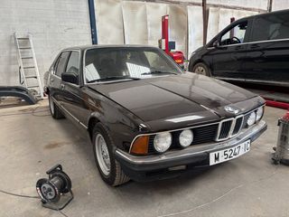 BMW 735i E23