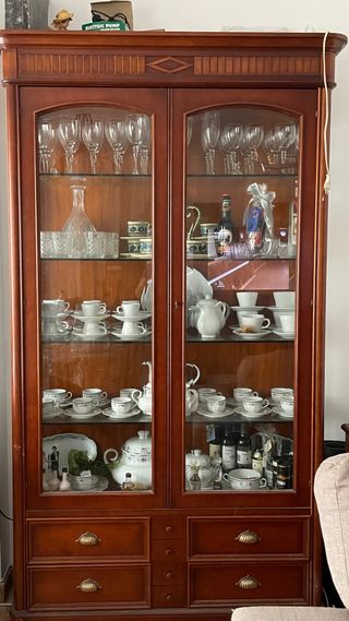 Vitrina madera y cristal
