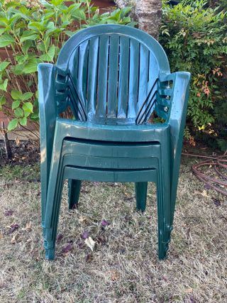 Sillas de jardín verdes de plástico