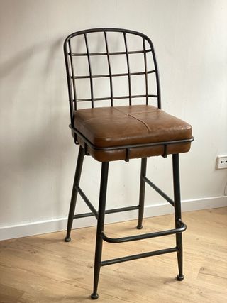 Taburete alto estilo industrial