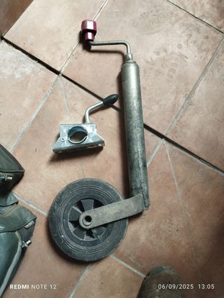 Rueda de Carro con Soporte y Manivela