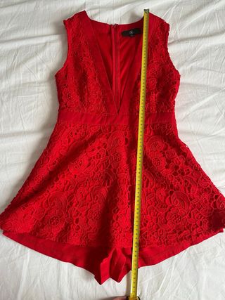MISSGUIDED - Mono corto rojo de encaje Deluxe