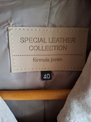 Cazadora ante mujer beige