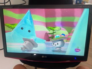 Televisor LG 24 Negro/Rojo