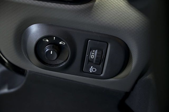 Citroën C4 Cactus   BlueHDi 73KW 100CV Business 