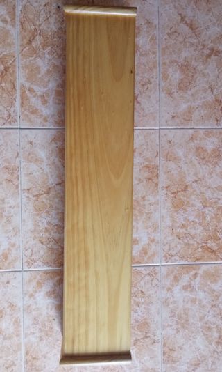 Estantería de madera de pino