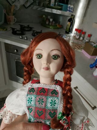 Bambola porcellana occhi vitrei anni 60