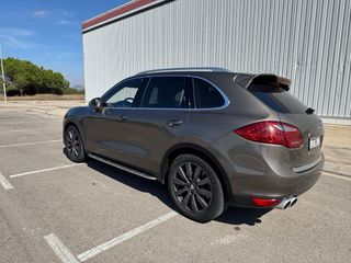 Porsche Cayenne Turbo 2012