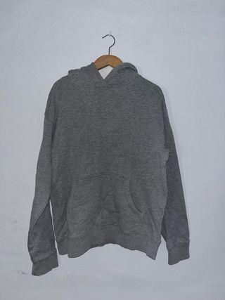 Sudadera Gris con Capucha
