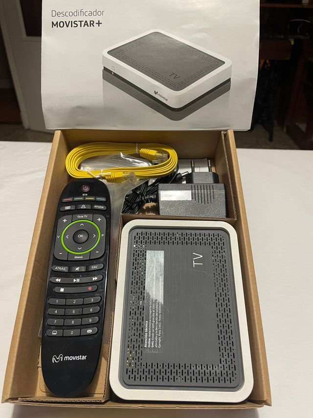 Decodificador Movistar+ con Mando. A ESTRENAR