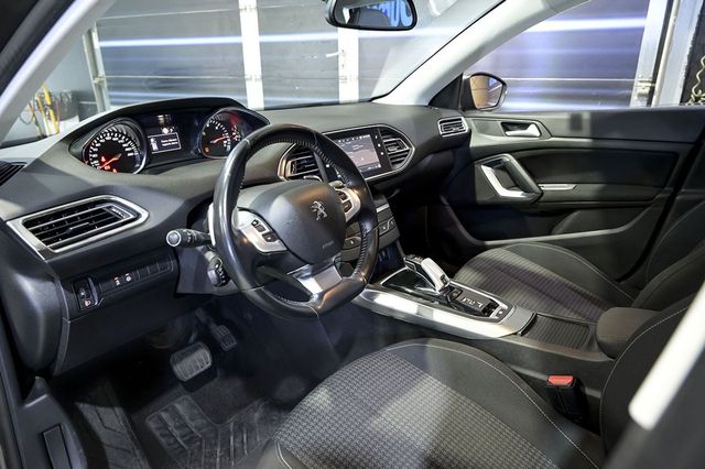 Peugeot 308   SW Allure 1.5 BlueHDi 96KW 130CV EAT8 