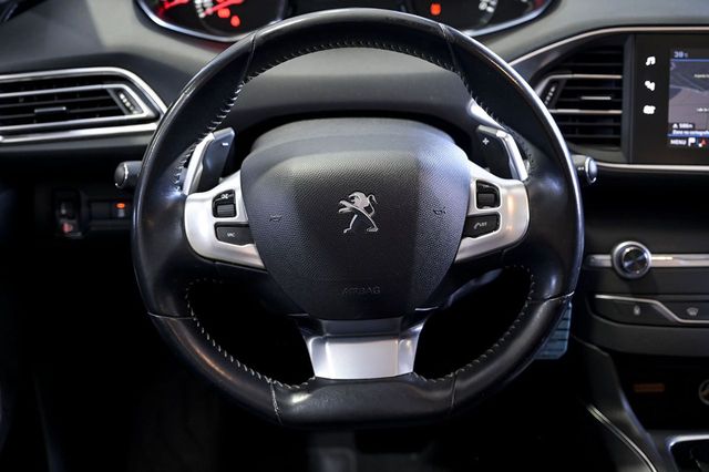 Peugeot 308   SW Allure 1.5 BlueHDi 96KW 130CV EAT8 