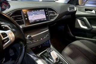 Peugeot 308   SW Allure 1.5 BlueHDi 96KW 130CV EAT8 