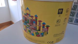 Bloques de madera de colores para niños