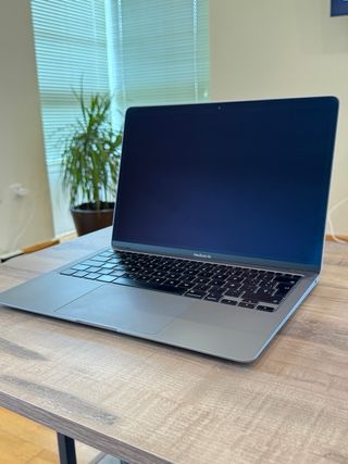 MacBook Air M1 (2020)