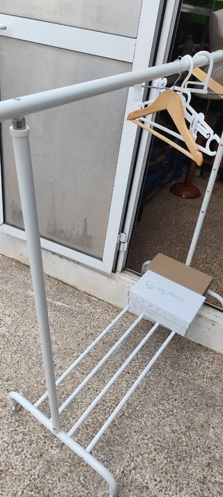 Perchero Metálico y Madera