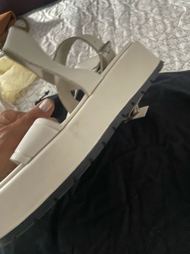 Sandalias ZARA Beige / envio no disponible