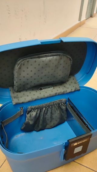 Neceser de viaje rígido Delsey azul