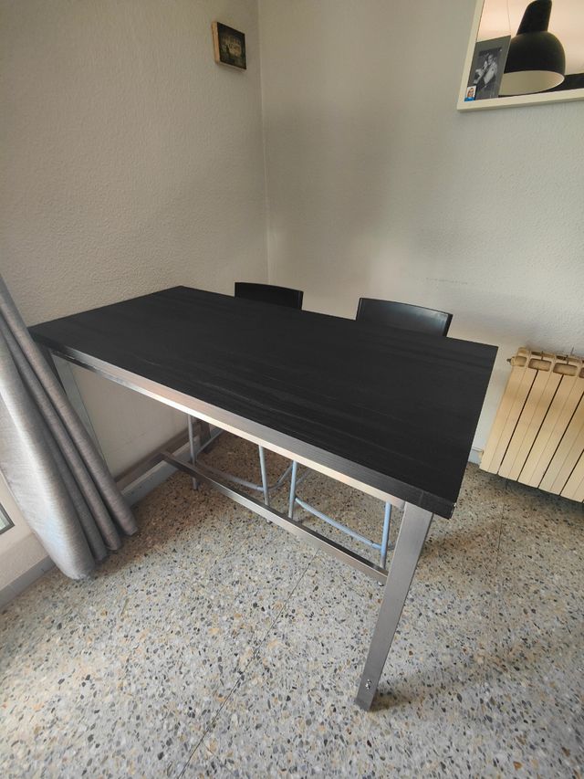 Mesa Alta Ikea UTBY + 2 Taburetes