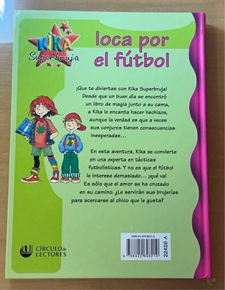 Kika Superbruja loca por el fútbol