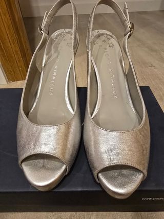 Zapatos de tacón Pedro Miralles plateados