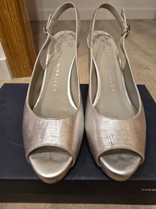 Zapatos de tacón Pedro Miralles plateados