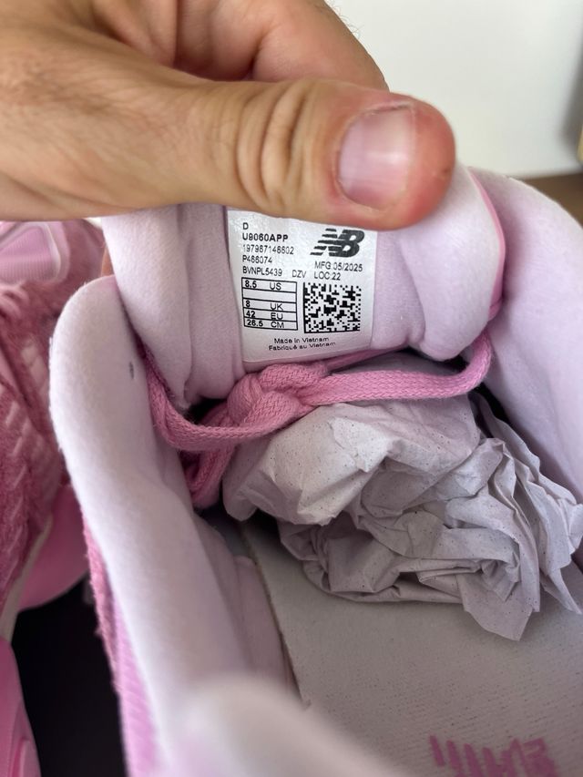 New Balance 9060 Esclusiva ASOS Rosa