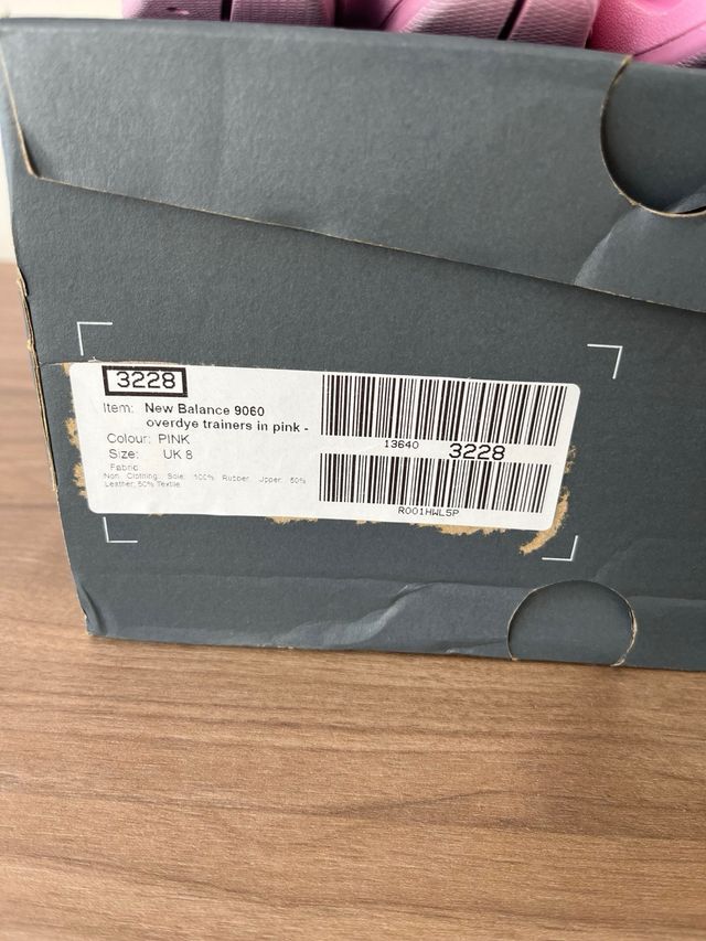 New Balance 9060 Esclusiva ASOS Rosa