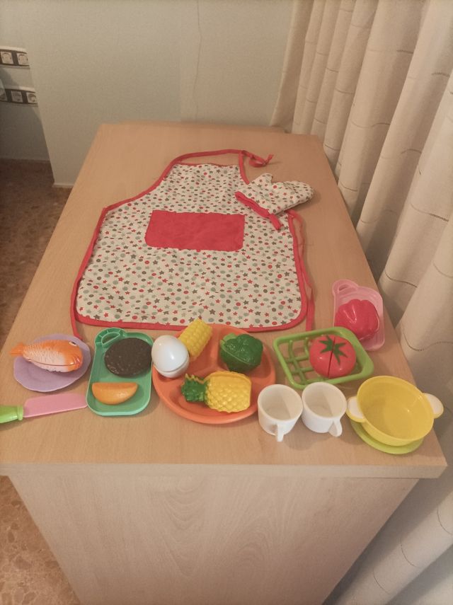 Set Cocina Delantal y Comida Juguete