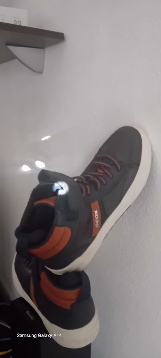 Zapatos Geox Negro y Naranja