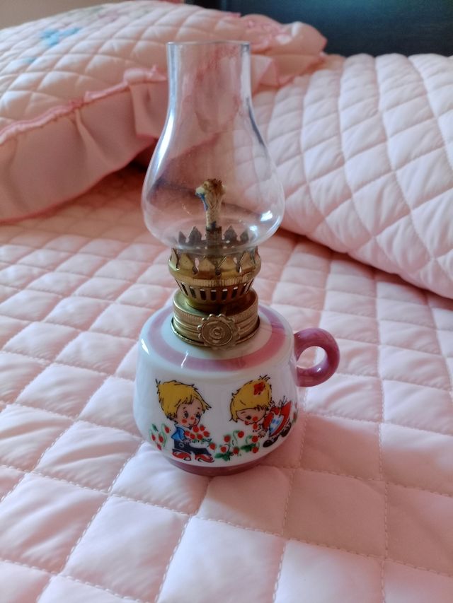 Piccola lampada decorativa con bimbi