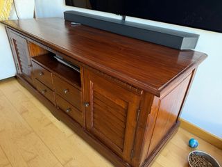 Mueble TV madera maciza teka estilo colonial.