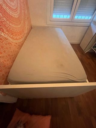 Cama individual con cajones