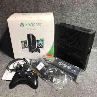 Xbox 360 Slim 250GB con Caja y Juegos